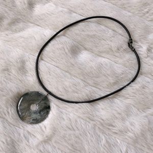 Natural stone circular‎ pendant necklace